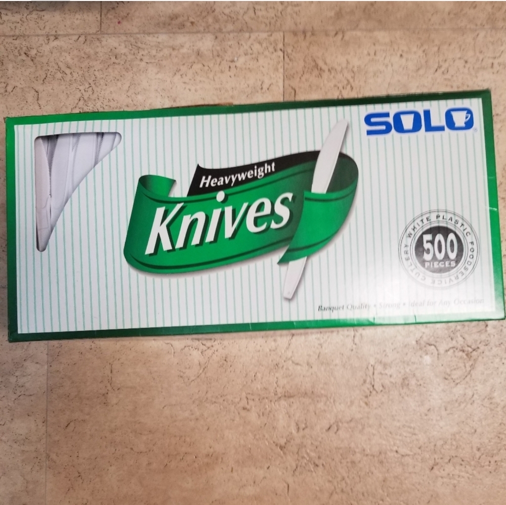 500 Heavyweight plastic knives. SOLO BRAND. QUALITY.